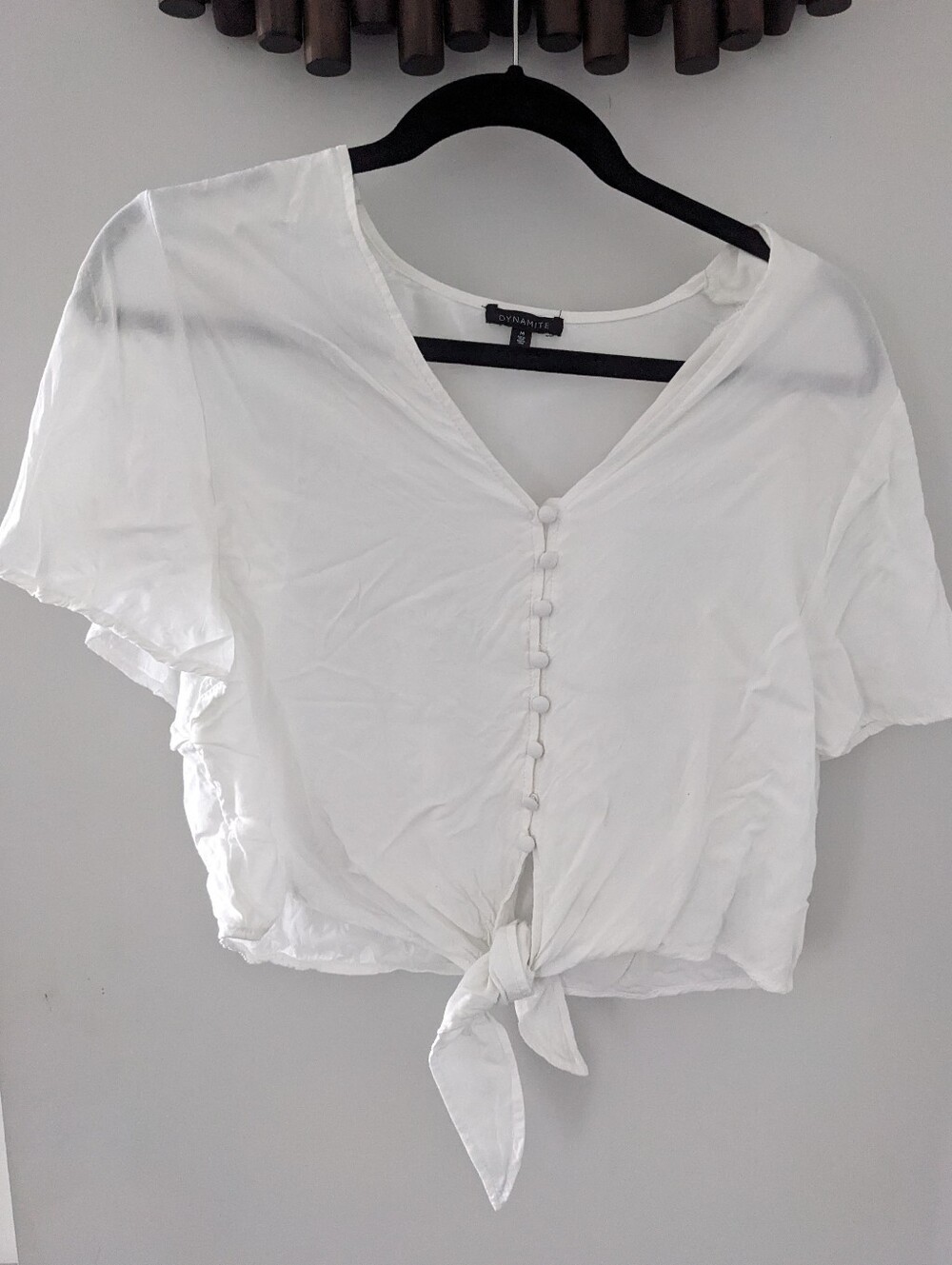 Dynamite Women's  White Tie-Front V-Neck Crop Top - Size US M